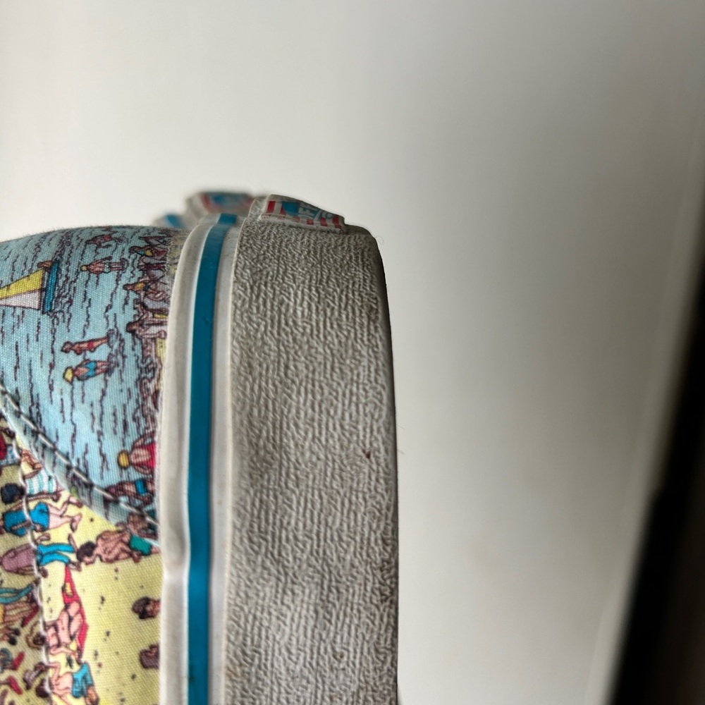 Where’s Waldo vans slip ons - Picture 6 of 7